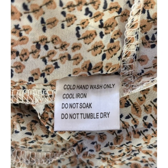 Princess Polly Floral Ruffled Bell Sleeve Crop Top, Size 2 - Picture 6 of 6